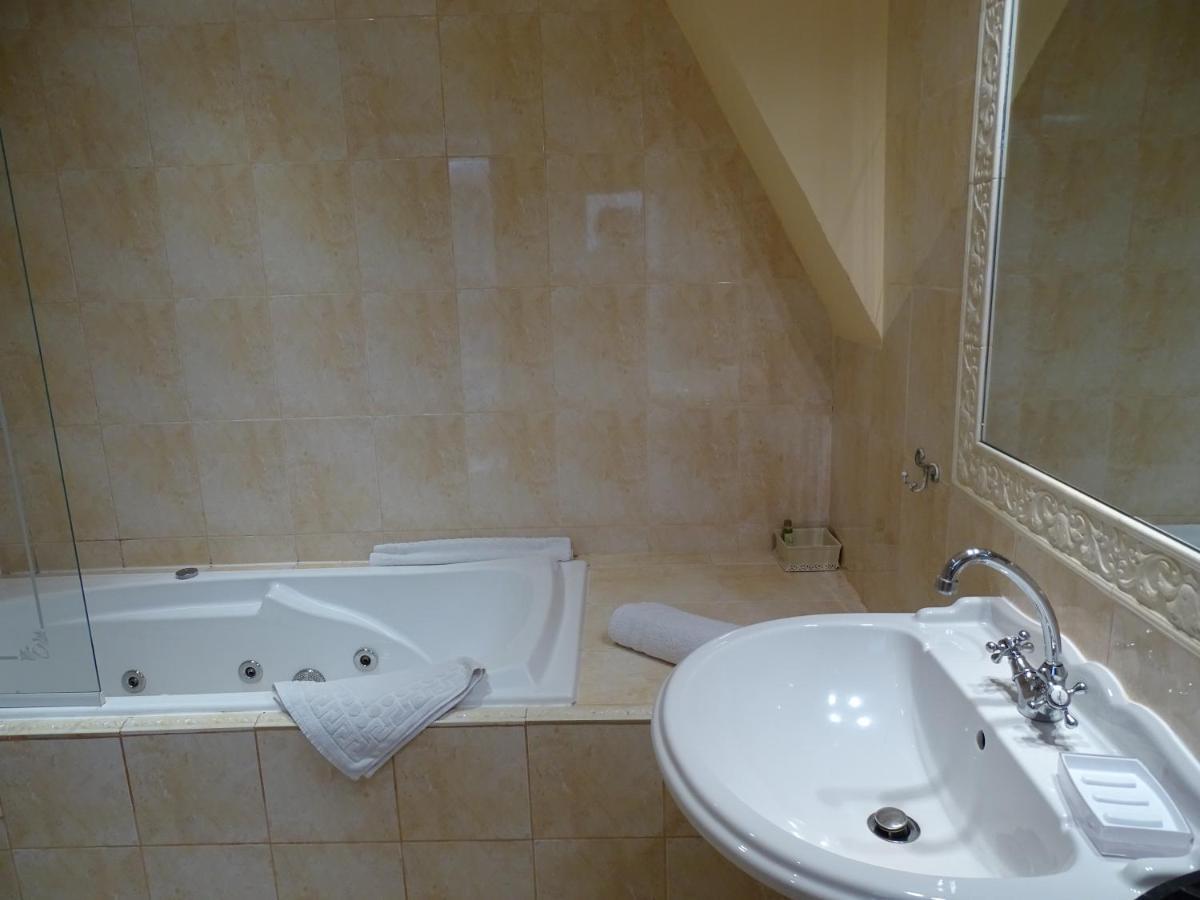 Bastide Des Princes B&B Caderousse Zewnętrze zdjęcie
