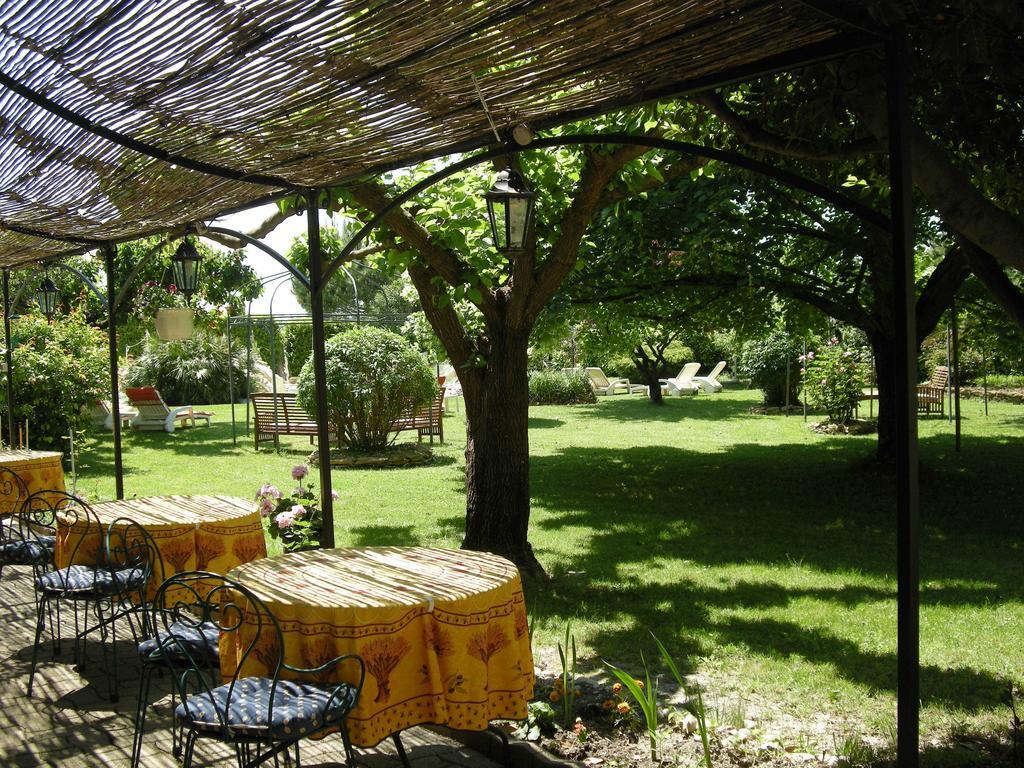 Bastide Des Princes B&B Caderousse Zewnętrze zdjęcie